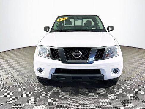 Used 2012 Nissan Frontier SV w/ Sport Appearance Pkg AWD/4WD image 4