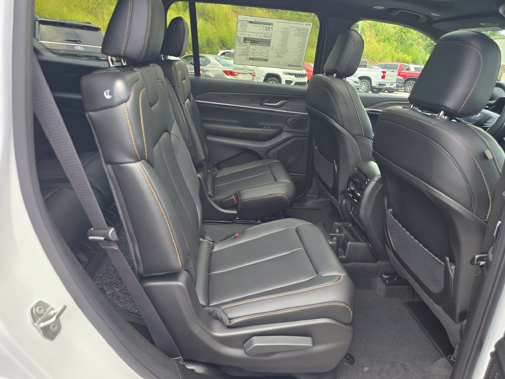 New 2026 Jeep Grand Cherokee L Limited AWD/4WD image 27