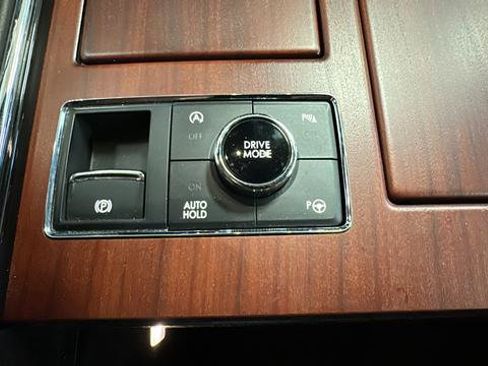 Used 2020 Lincoln Navigator Reserve w/ Equipment Group 208A Reserve image 15