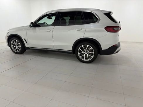 Used 2019 BMW X5 xDrive40i w/ Convenience Package AWD/4WD image 2