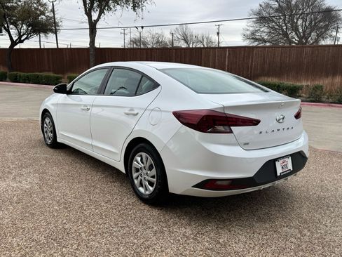 Used 2020 Hyundai Elantra SE w/ Cargo Package (C1) image 10