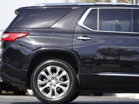 Used 2021 Chevrolet Traverse Premier image 5