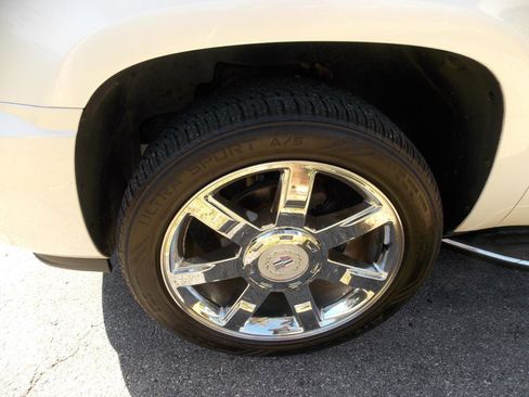 Used 2007 Cadillac Escalade 2WD w/ Information Package image 24