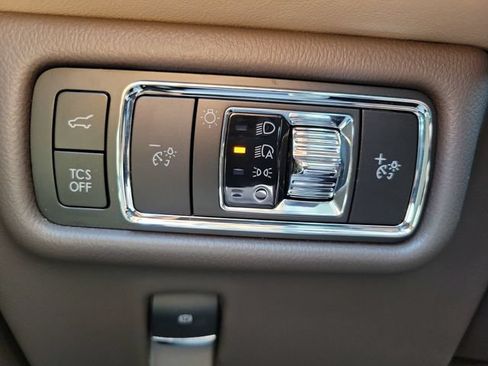 Used 2023 Lincoln Nautilus Reserve AWD/4WD image 12