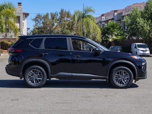 Used 2025 Nissan Rogue S AWD/4WD image 3