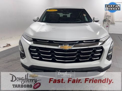 Used 2025 Chevrolet Equinox LT image 2