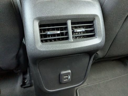 Used 2022 Chevrolet Equinox LS image 15