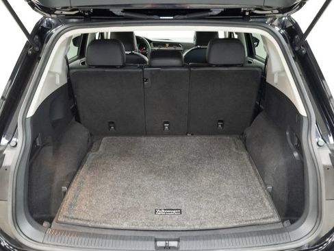 Used 2020 Volkswagen Tiguan SE w/ Panoramic Sunroof Package AWD/4WD image 32