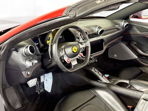 Used 2020 Ferrari Portofino image 15