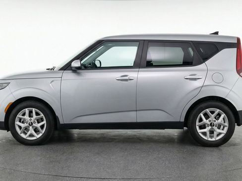 Used 2025 Kia Soul LX w/ LX Technology Package image 5