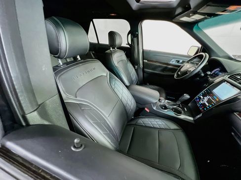Used 2017 Ford Explorer Platinum AWD/4WD image 29