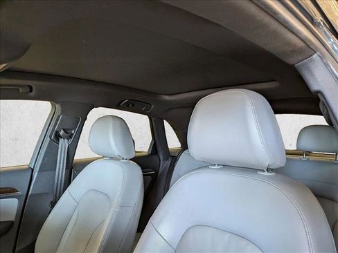 Used 2018 Audi Q3 2.0T Premium Plus w/ Premium Plus Package AWD/4WD image 19