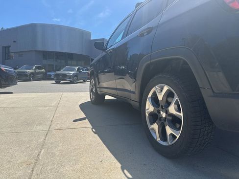 Used 2019 Jeep Compass Limited AWD/4WD image 8