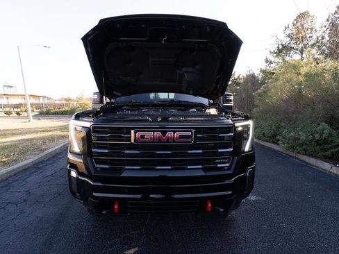 Used 2024 GMC Sierra 2500 AT4 w/ AT4 Premium Plus Package image 9