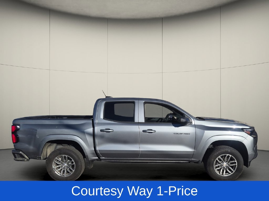 Used 2025 Chevrolet Colorado LT w/ LT Convenience Package RWD image 9