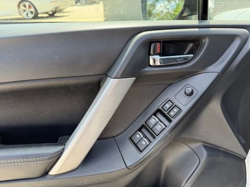 Used 2017 Subaru Forester 2.5i Limited image 7