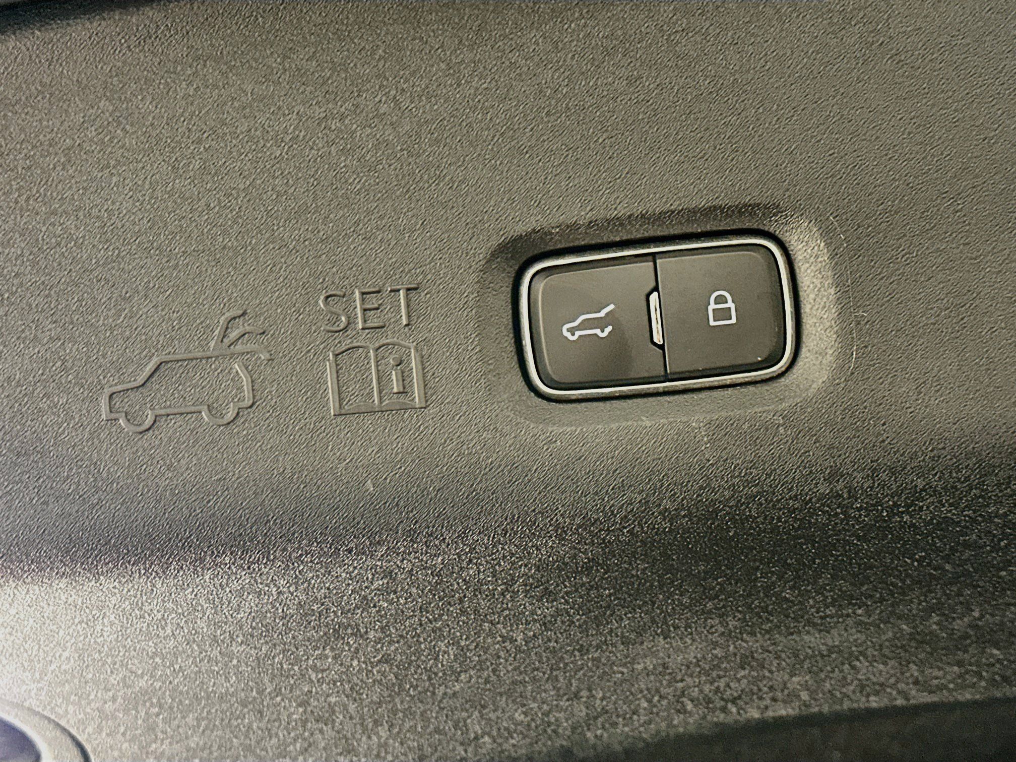 Used 2025 Ford Expedition Active AWD/4WD image 33