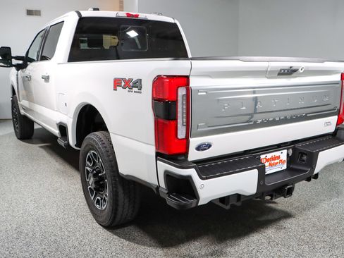 Used 2024 Ford F250 Platinum image 9
