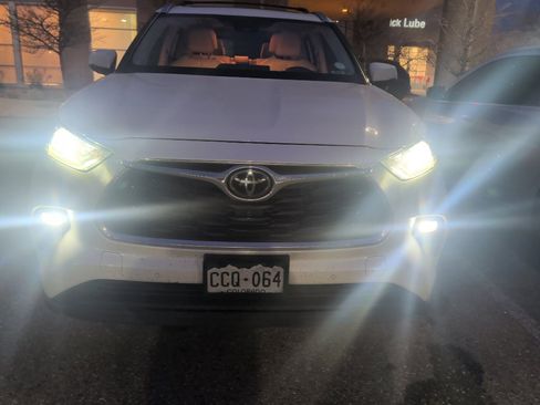 Used 2020 Toyota Highlander Limited image 9