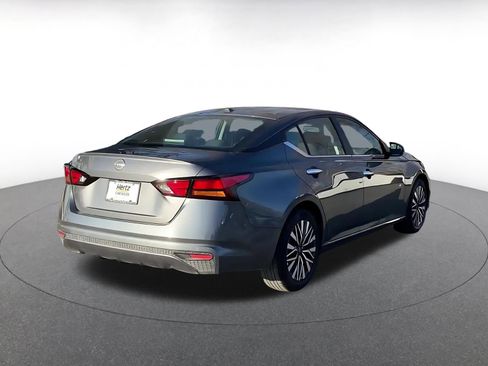 Used 2025 Nissan Altima 2.5 SV image 14