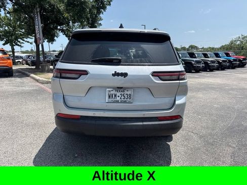 Used 2025 Jeep Grand Cherokee L Altitude RWD image 13