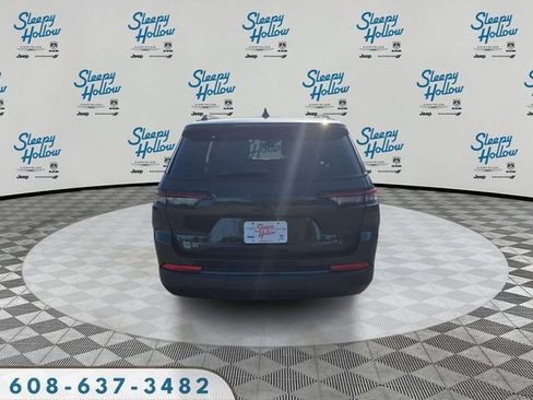 Used 2023 Jeep Grand Cherokee L Limited w/ Black Appearance Package AWD/4WD image 6
