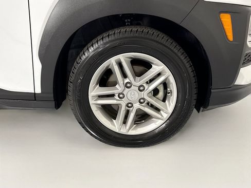 Used 2020 Hyundai Kona SE FWD image 32