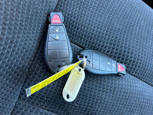 Used 2019 Dodge Grand Caravan SE w/ UConnect Hands-Free Group FWD image 21