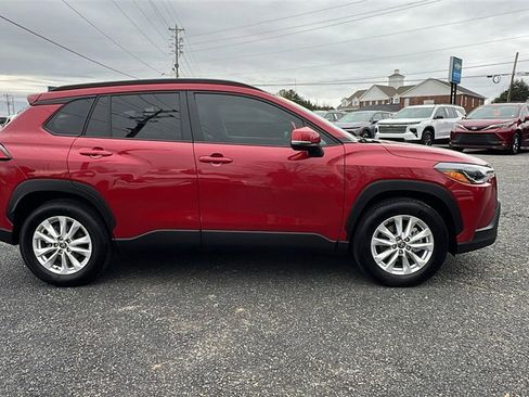 Used 2023 Toyota Corolla Cross LE image 4