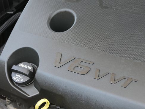 Used 2023 Chevrolet Traverse LT FWD image 28