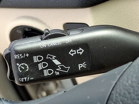 Used 2013 Volkswagen Tiguan SE FWD image 26