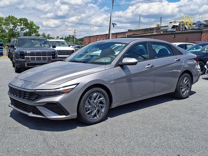 Used 2025 Hyundai Elantra Hybrid