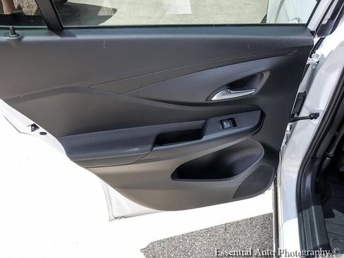 Used 2025 Buick Envista Avenir FWD image 24