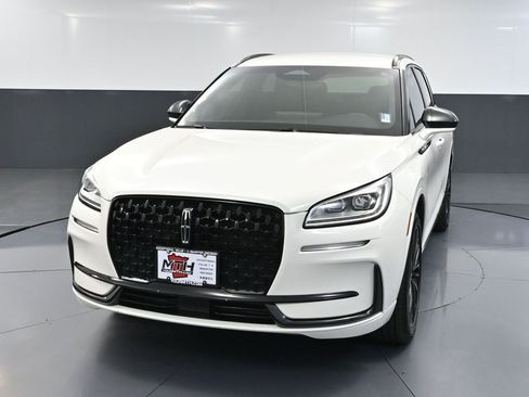 Used 2023 Lincoln Corsair Reserve w/ Jet Appearance Package image 12