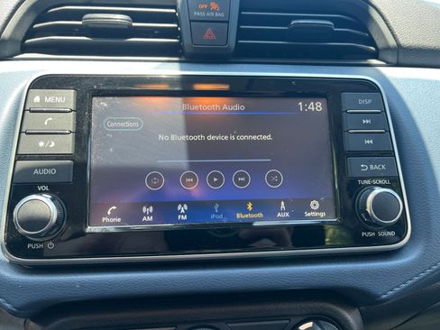 Used 2025 Nissan Versa SV FWD image 20