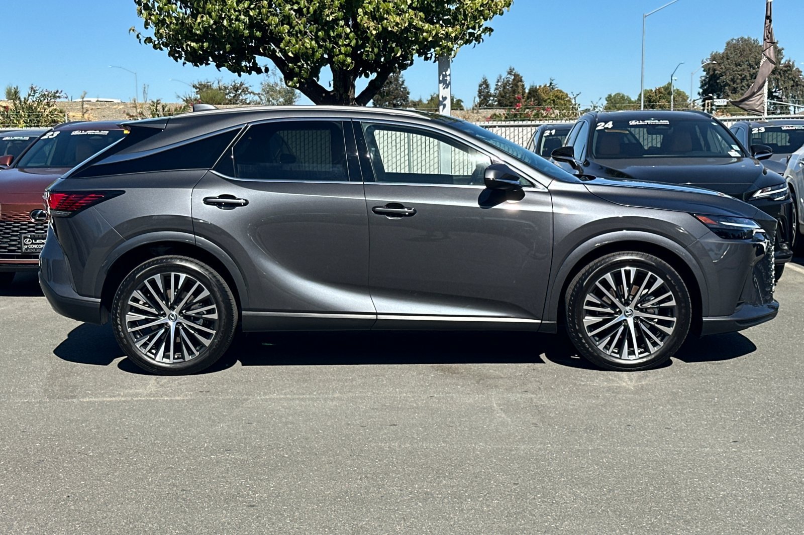 Used 2024 Lexus RX 350 w/ Technology Package AWD/4WD image 3