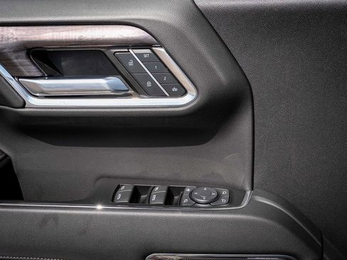 Used 2024 Chevrolet Silverado 1500 LTZ w/ LTZ Convenience Package II image 19