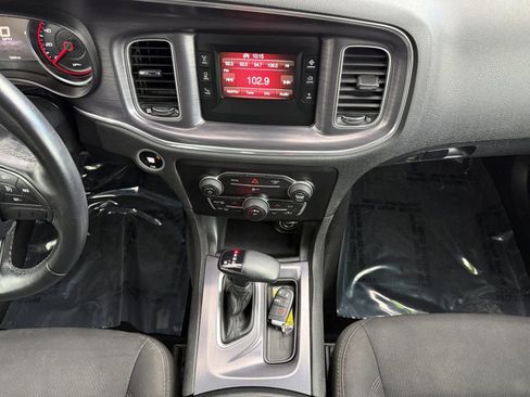 Used 2017 Dodge Charger SE RWD image 15