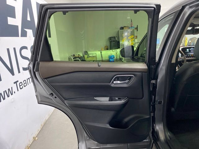 Certified 2023 Nissan Rogue Platinum AWD/4WD image 23
