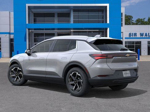 New 2026 Chevrolet Equinox EV LT image 3