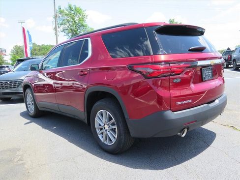 Used 2023 Chevrolet Traverse LT FWD image 5