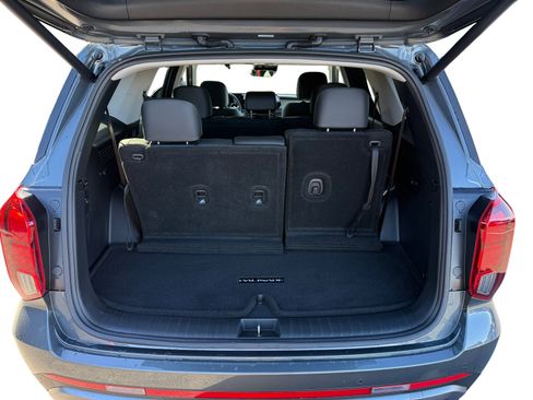 Certified 2025 Hyundai Palisade SEL image 17