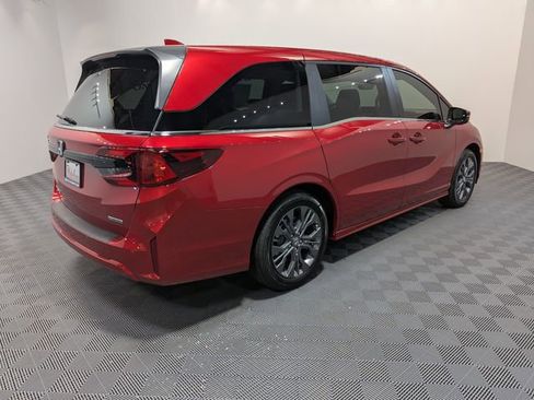 New 2026 Honda Odyssey Touring image 6