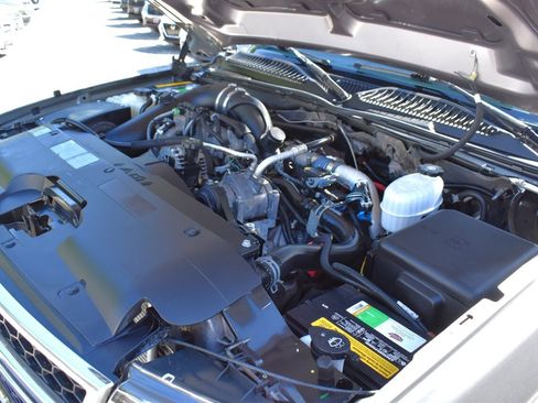 Used 2007 Chevrolet Silverado 2500 LT w/ Heavy-Duty Power Package AWD/4WD image 32