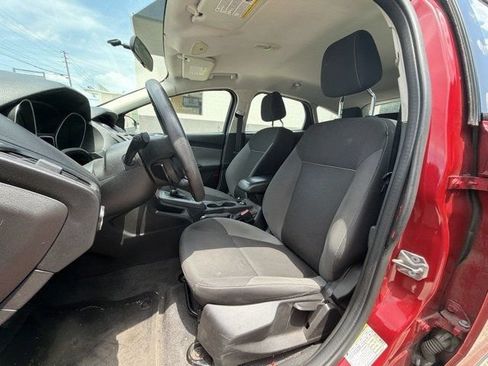 Used 2012 Ford Focus SE FWD image 9