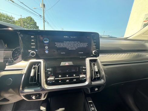 Used 2023 Kia Sorento S w/ Panoramic Sunroof Package FWD image 13