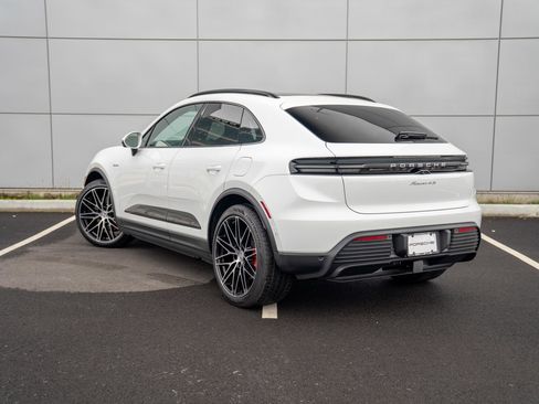 New 2026 Porsche Macan 4S Electric AWD/4WD image 3