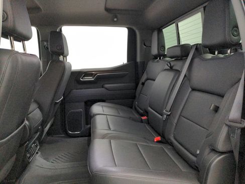 Used 2024 Chevrolet Silverado 1500 LT w/ Z71 Off-Road Package AWD/4WD image 23
