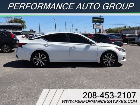 Used 2020 Nissan Altima 2.5 SR AWD/4WD image 2