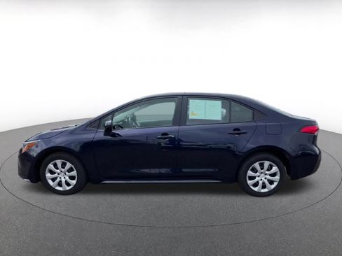 Used 2025 Toyota Corolla LE FWD image 9